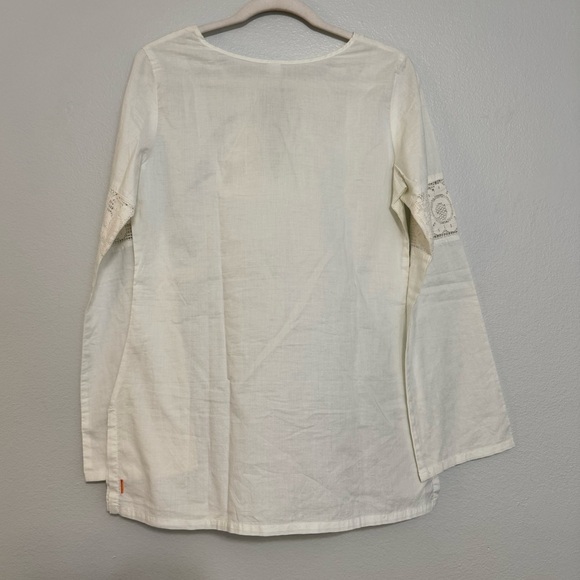 Lucy Active Bell Sleeve Lace Crochet Inset Cotton Peasant Top in Ivory - Picture 5 of 6